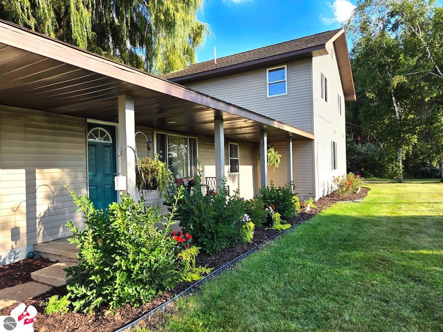 4832 N Dickenson Rd, Coleman, MI 48618 - photo 1