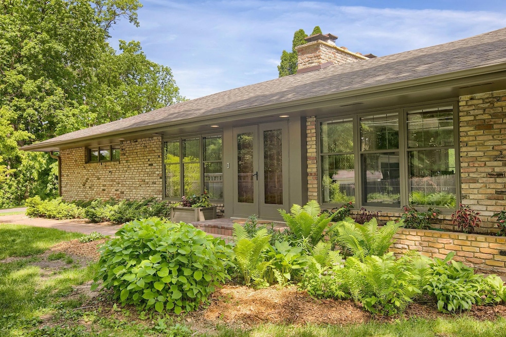 3465 Deephaven Ave, Wayzata, MN 55391 - photo 1