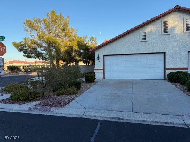 2604 Magic Moon Ln, Las Vegas, NV 89146 - photo 1