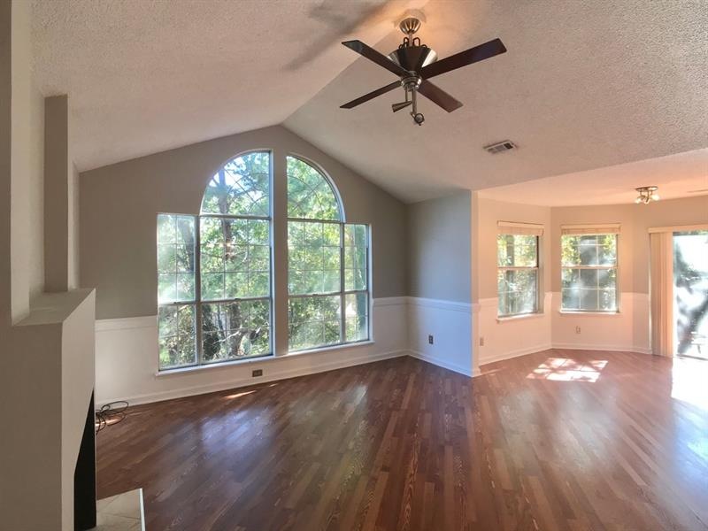 Fabulous upper floor unit flooded with natural lig