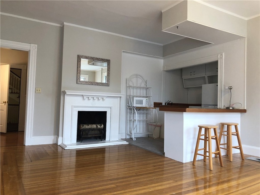 7 Mount Vernon St unit 2, Newport, RI 02840 - photo 1