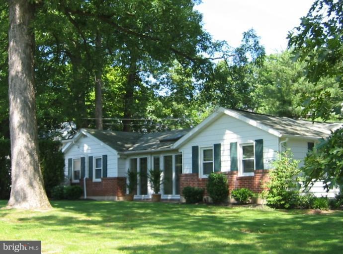 8724 Littlewood Rd, Parkville, MD 21234 - photo 1