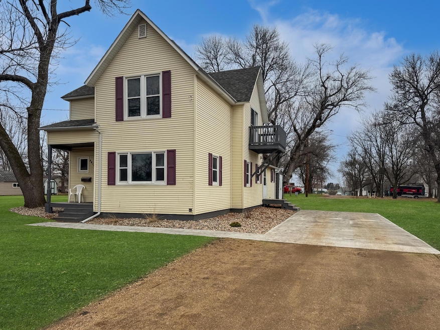 2819 24th St, Slayton, MN 56172 - photo 1