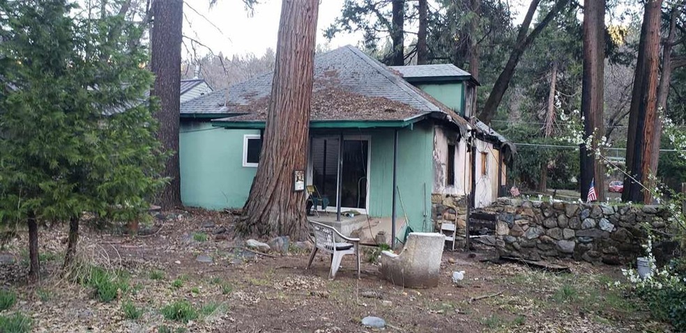 4427 Dunsmuir Ave, Dunsmuir, CA 96025 - photo 1