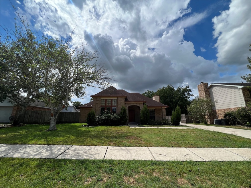 428 Old Course Dr, Friendswood, TX 77546 - photo 1