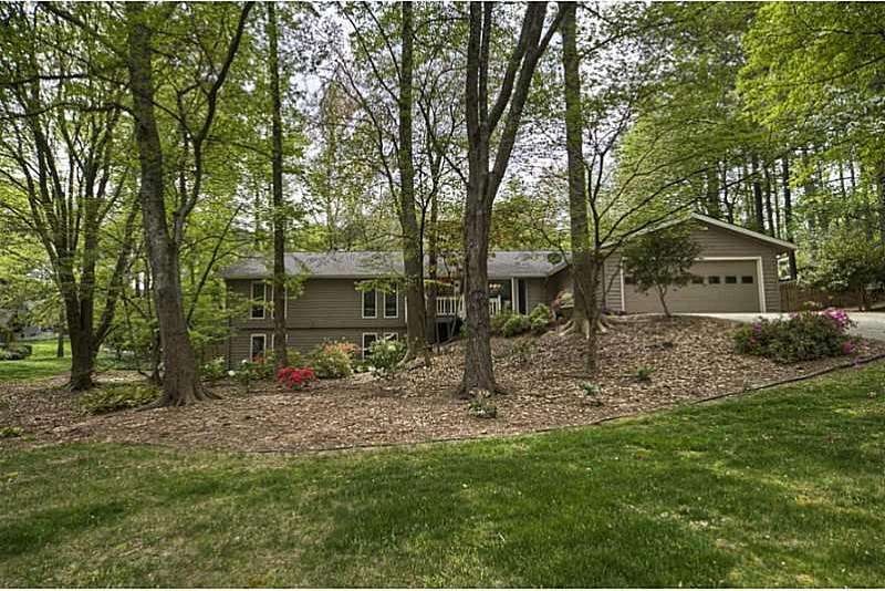 Exterior Front. Spacious updated ranch on private,