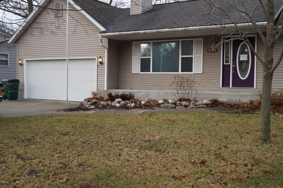 3543 Algonquin front