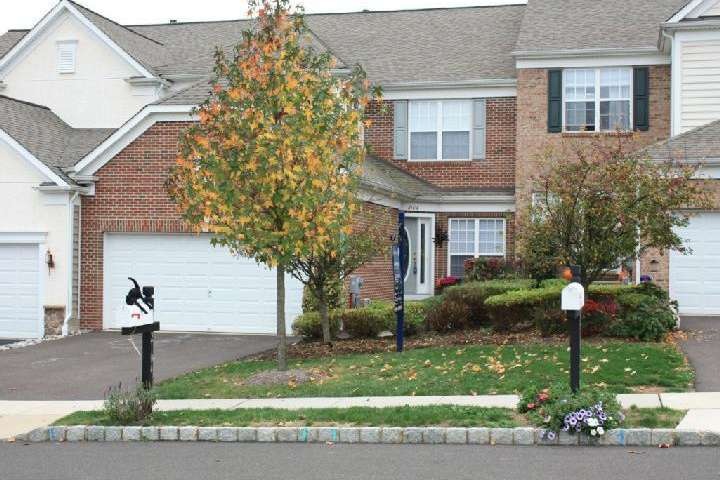 2104 Sugar Maple Ln, Furlong, PA 18925 - photo 1