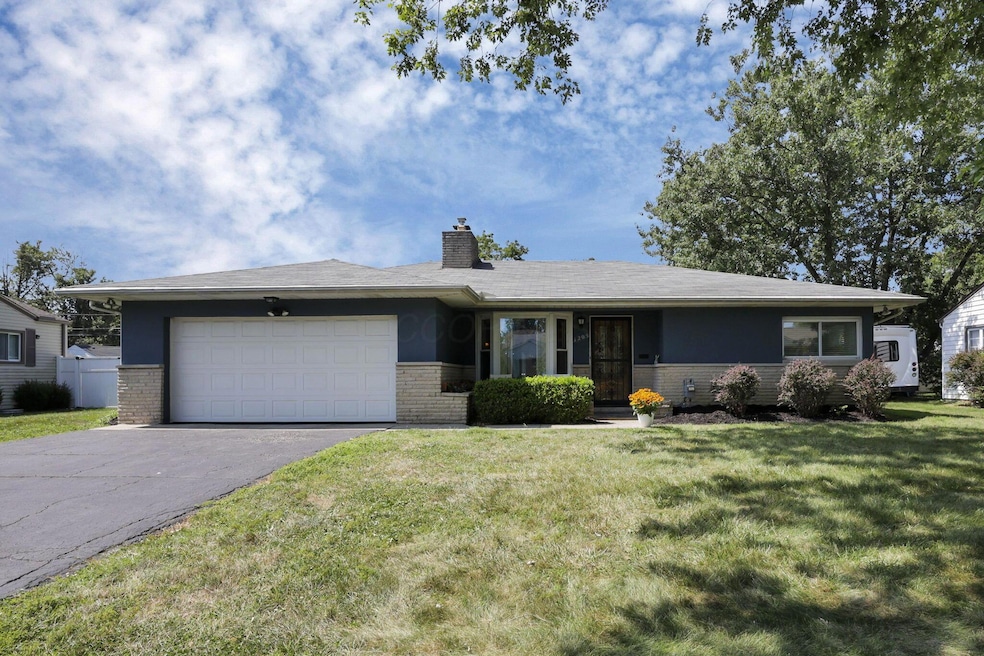 1205 Kenwick Rd, Columbus, OH 43209 - photo 1