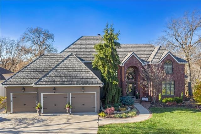 7624 Oakview Ln, Shawnee, KS 66216 - photo 1