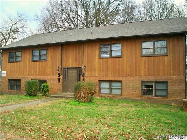 637 W Sharpe St, Statesville, NC 28677 - photo 1