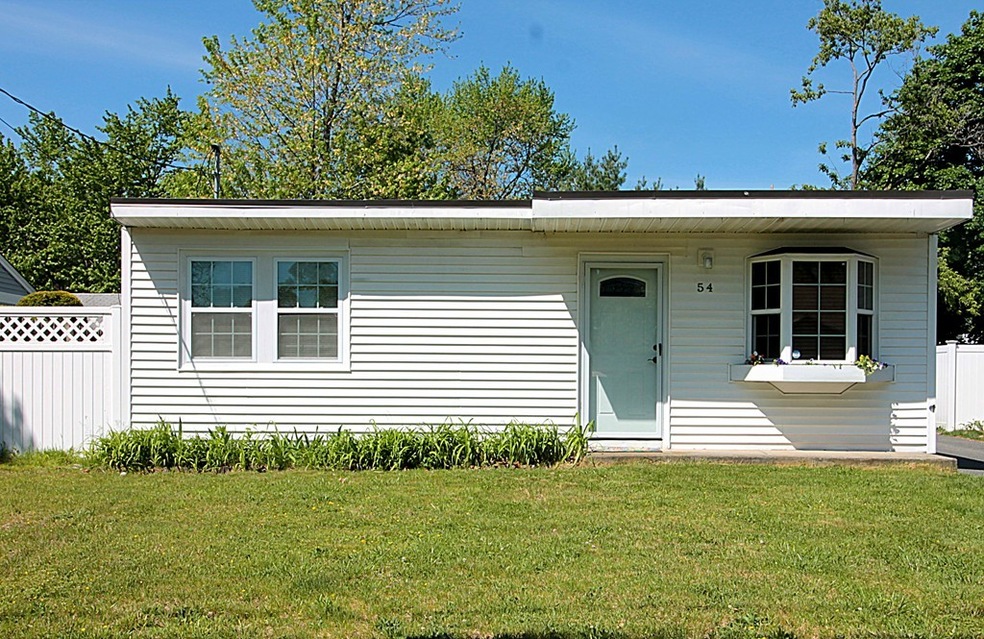 54 Lucerne Rd, Springfield, MA 01119 - photo 1