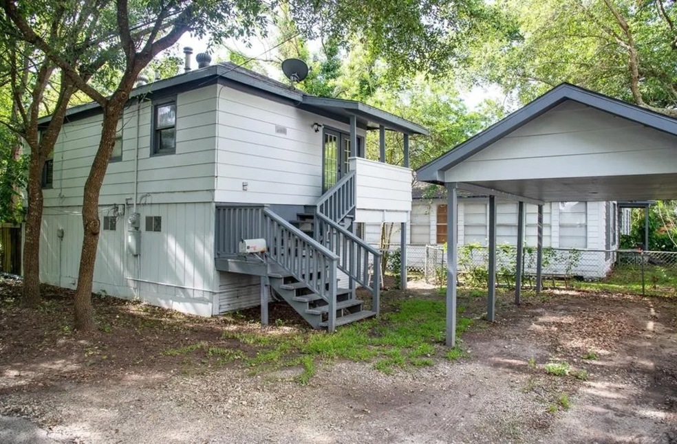 406 1/2 W Sidnor St, Alvin, TX 77511 - photo 1