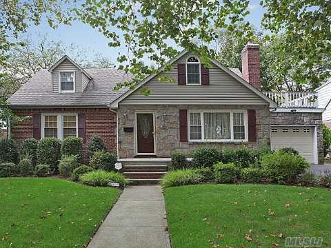 231 Elton Rd, Garden City, NY 11530 - photo 1