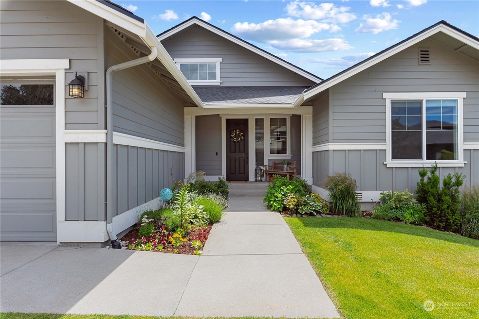 1984 Legendary Ln SE, East Wenatchee, WA 98802 - photo 1