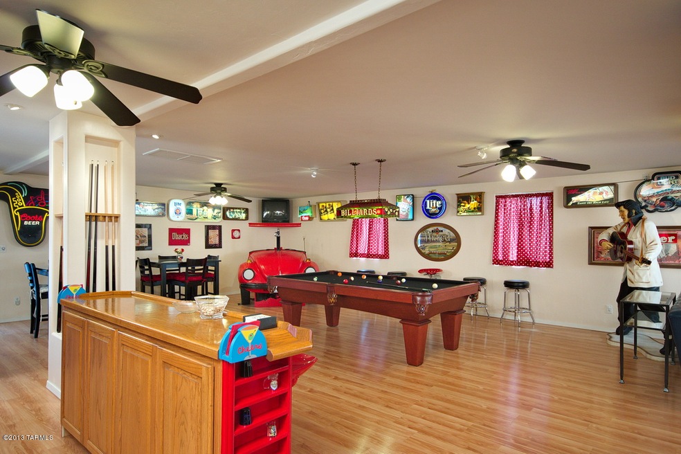 Over 1000 sq ft Rec Room