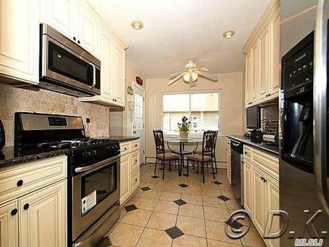 120 Regent Dr unit House, Lido Beach, NY 11561 - photo 1