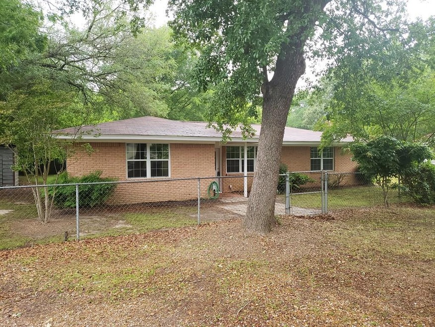 256 Ivey Rd, Lufkin, TX 75904 - photo 1