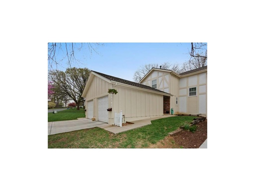 10203 Edelweiss Cir, Shawnee, KS 66203 - photo 1