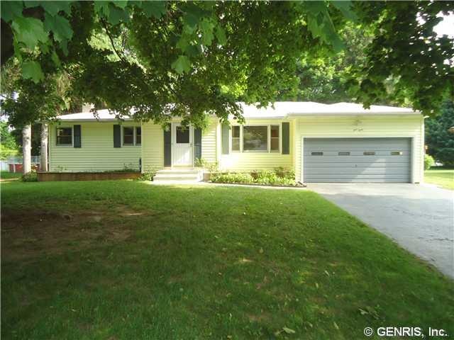 Exterior Front WELCOME to 440 Thomar Drive!