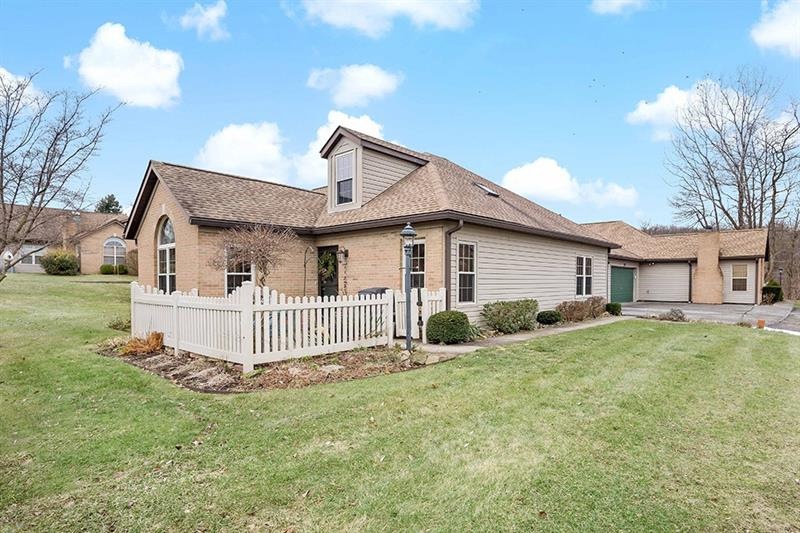 Welcome to 1251 Stanford Court in Kennedy Twp. (Mo