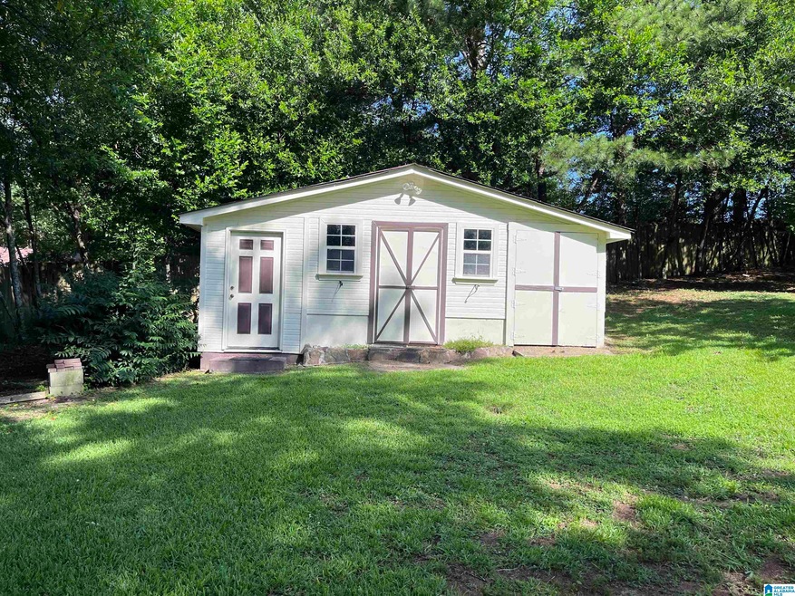 2122 Vicki Dr, Birmingham, AL 35235 - photo 1