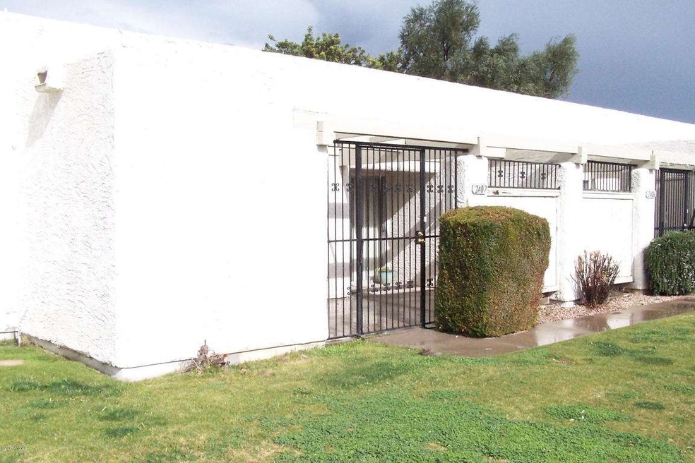 Tawfik University 005