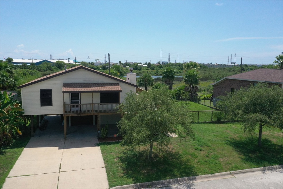 7917 Pruitt Dr, Galveston, TX 77554 - photo 1