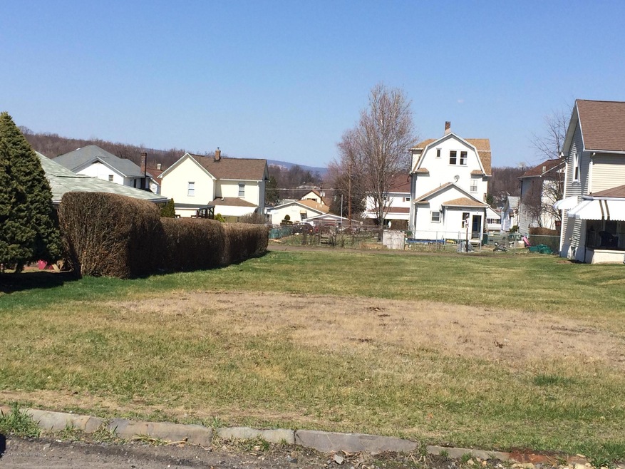 102 Smith St, Dupont, PA 18641 - photo 1