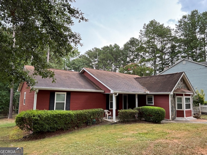 8572 Kendrick Rd, Jonesboro, GA 30238 - photo 1