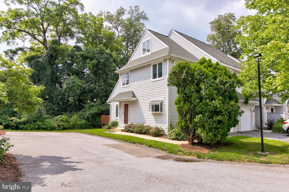 130 W Thomas Ct, Kennett Square, PA 19348 - photo 1