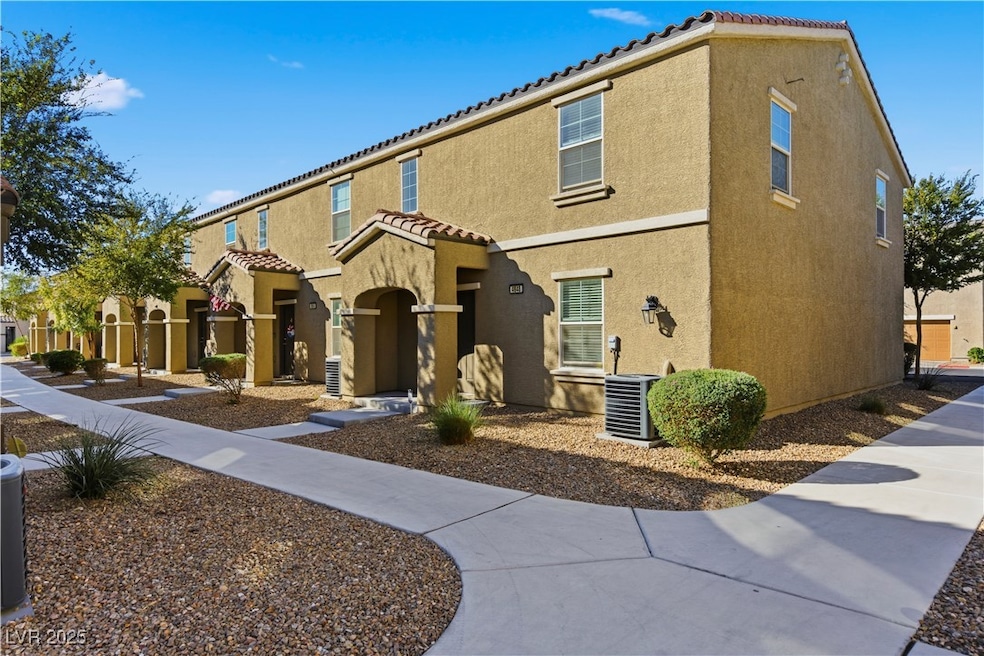 4648 Woolcomber St, Las Vegas, NV 89115 - photo 1