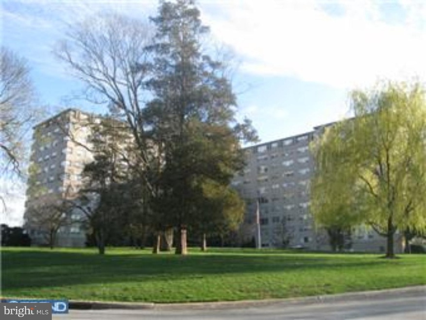 Radnor House unit 921, Bryn Mawr, PA 19010 - photo 1