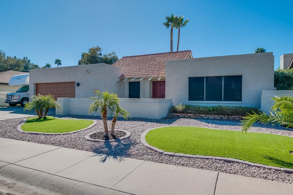 Great curb appeal!