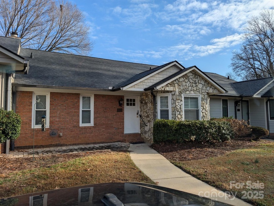 1002 Kenilworth Ct NW unit P2, Concord, NC 28027 - photo 1
