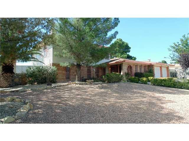 1295 Vista de Oro Dr, El Paso, TX 79935 - photo 1