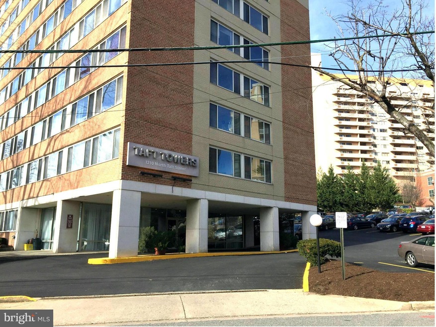 Taft Towers unit 304, Arlington, VA 22201 - photo 1