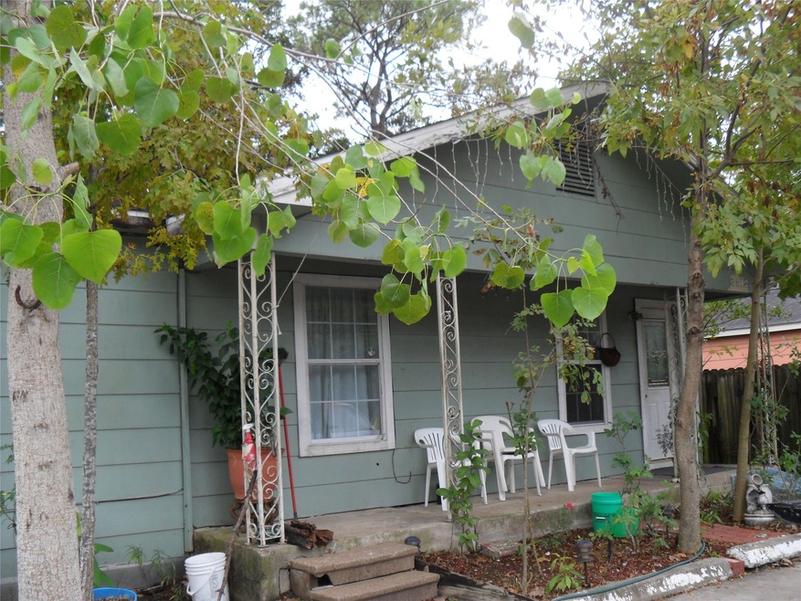 3512 Collingsworth St, Houston, TX 77026 - photo 1