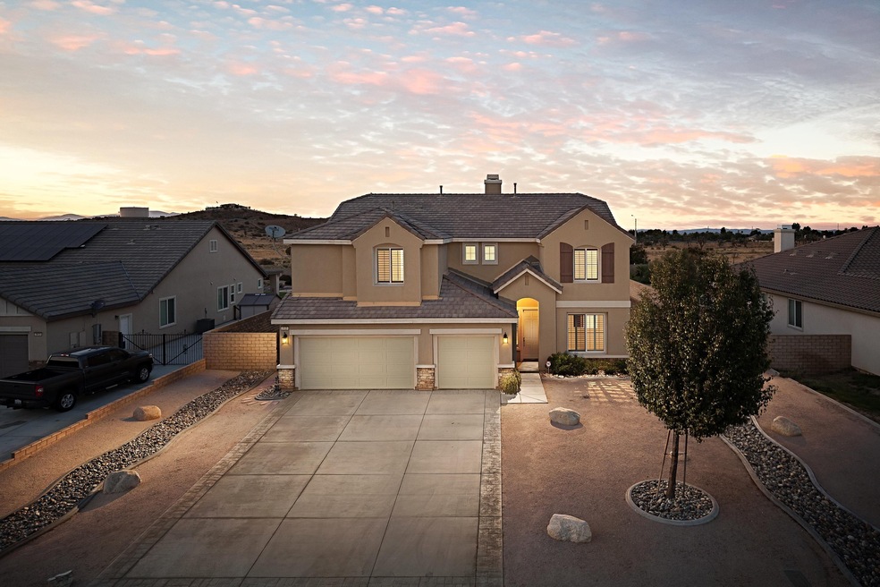 3625 Paddock, Hero Front
