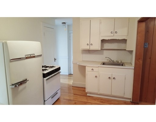 114 E Squantum St, Quincy, MA 02171 - photo 1