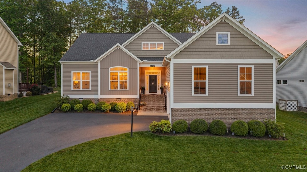Craftsman house featuring a shingled roof, a front