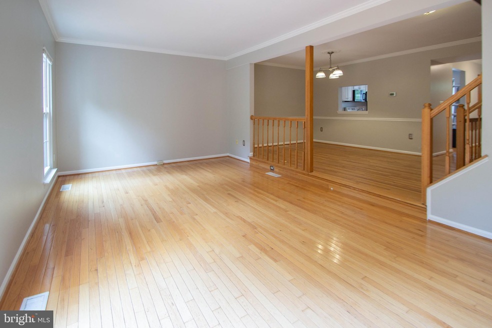 245 Finchingfield Ct, Sterling, VA 20165 - photo 1