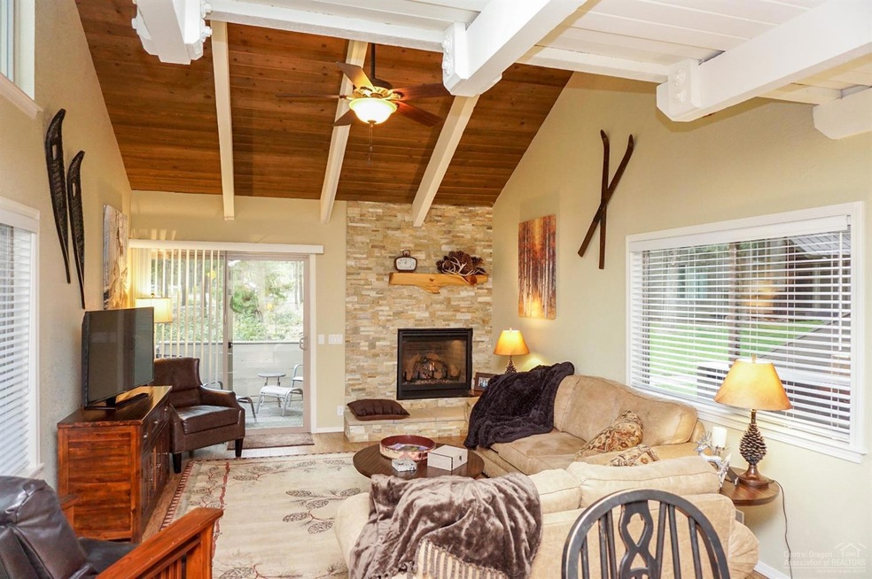 17642 Tennis Village Ct, Sunriver, OR 97707 - photo 1