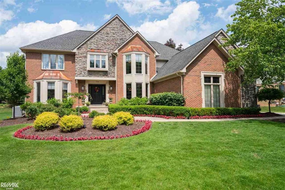 3718 Newcastle Dr, Rochester Hills, MI 48306 - photo 1