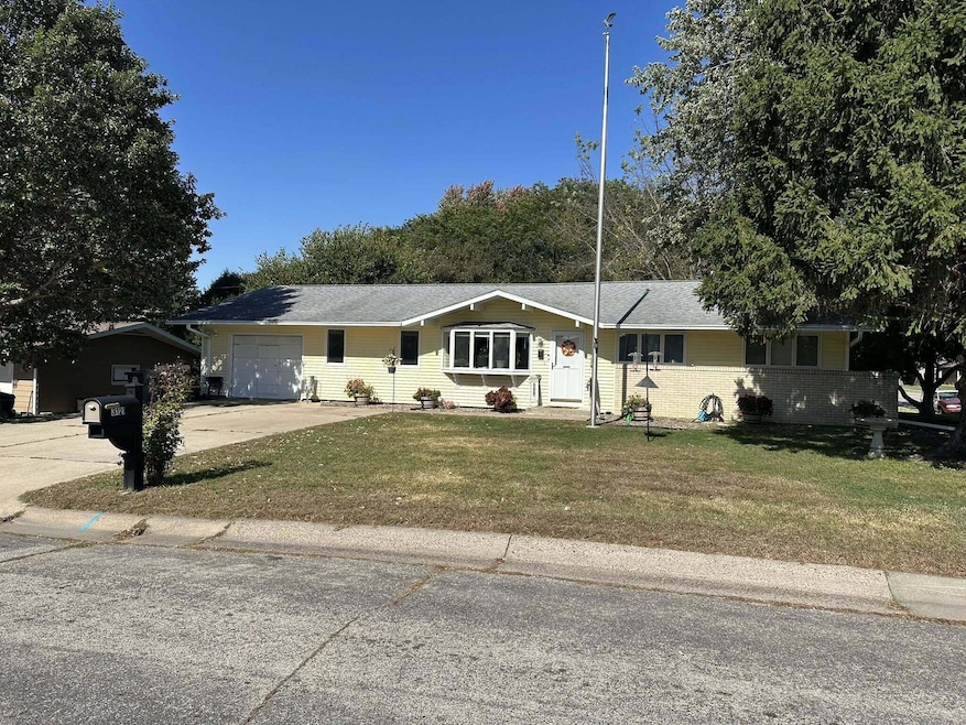 3121 Glendale Ave, La Crosse, WI 54601 - photo 1