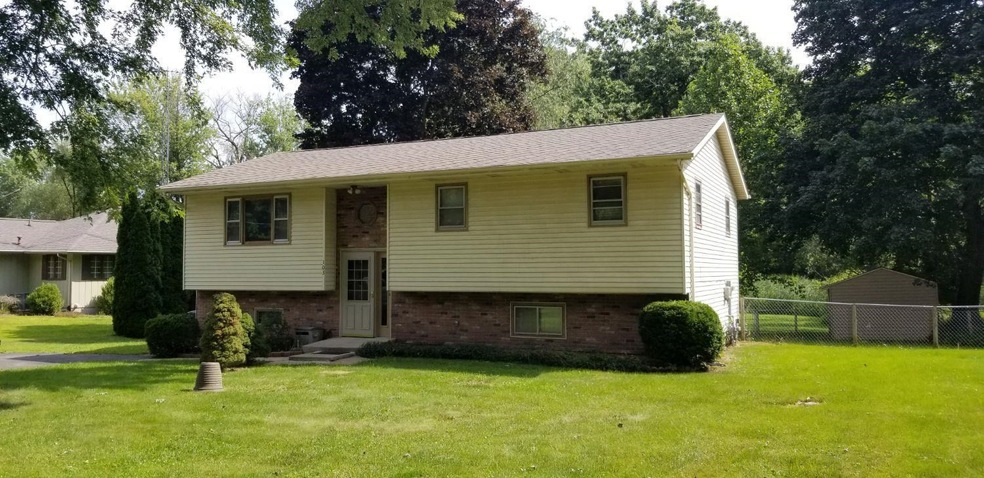 103 Crescent Dr, La Porte, IN 46350 - photo 1