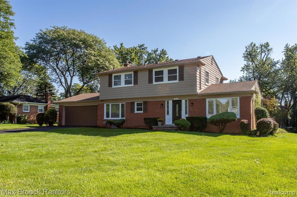 2641 Bridle Rd, Bloomfield Hills, MI 48304 - photo 1