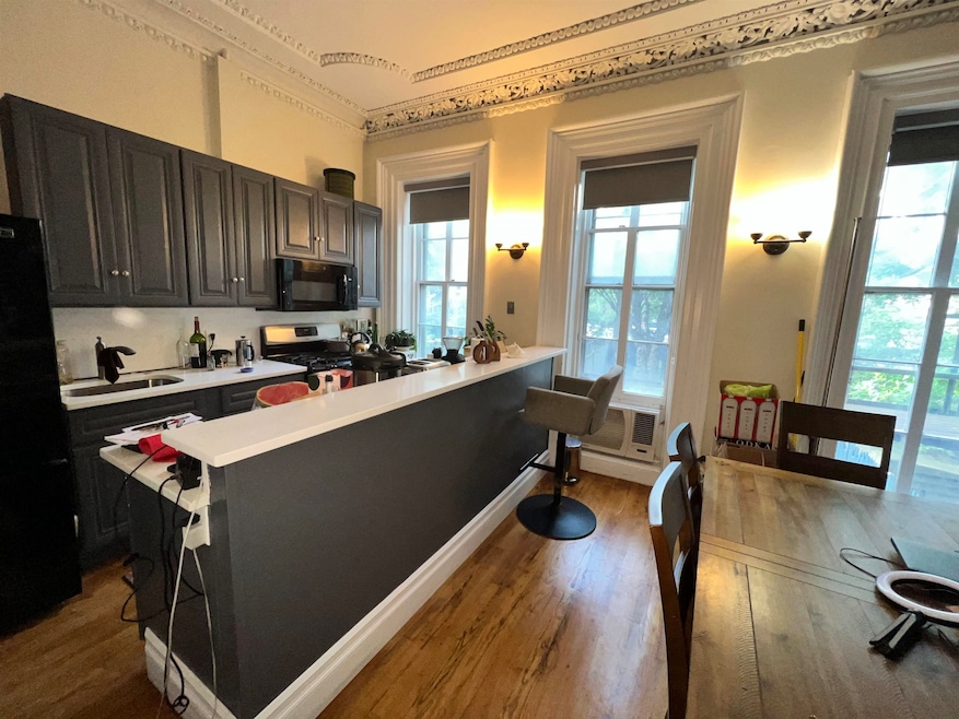 124 Wayne St unit 1, Jersey City, NJ 07302 - photo 1