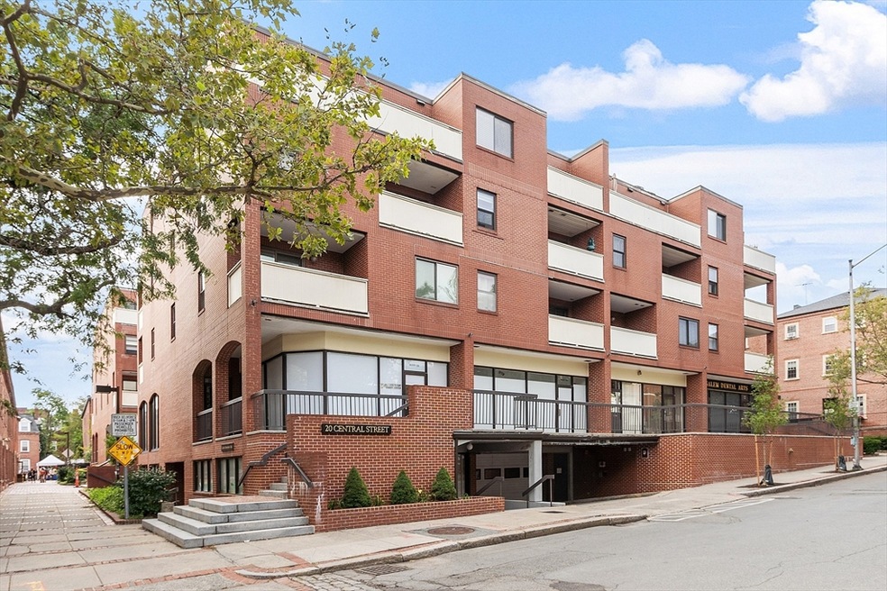 Pending $599,000 • Co-Listing Agent