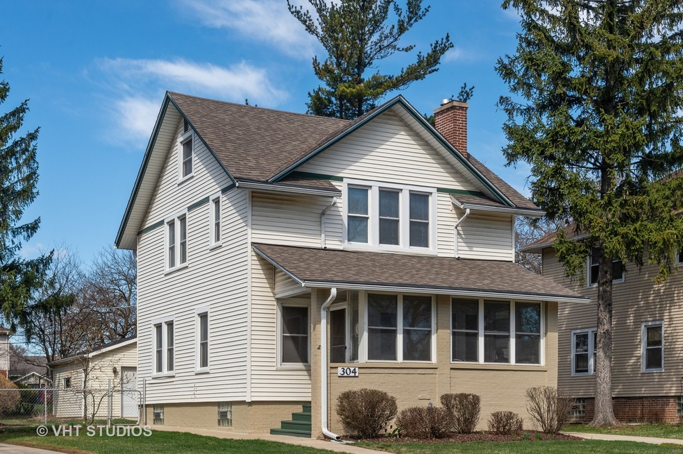 304 N Myrtle Ave, Elmhurst, IL 60126 - photo 1